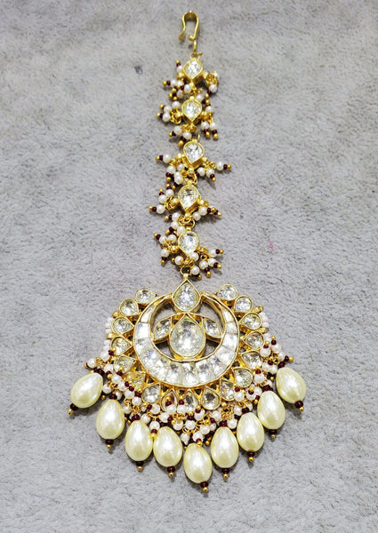 Top 100+ Kundan Diamond Mang Tikka Styles: Opulent & Regal Headpieces