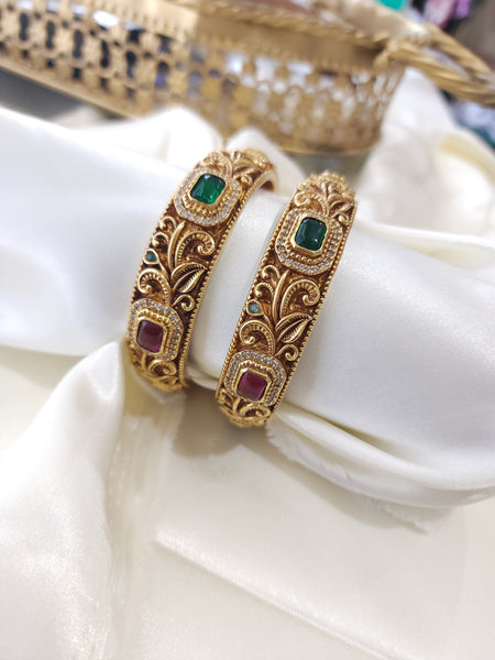 Top 100+ Bangles with Antique Finish: Vintage & Rustic Pieces