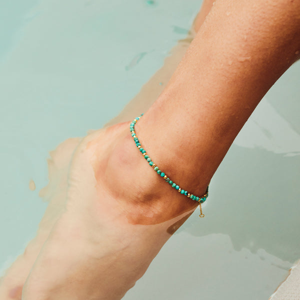 Top 150+ Emerald Anklets: Luxurious & Sophisticated Ornaments