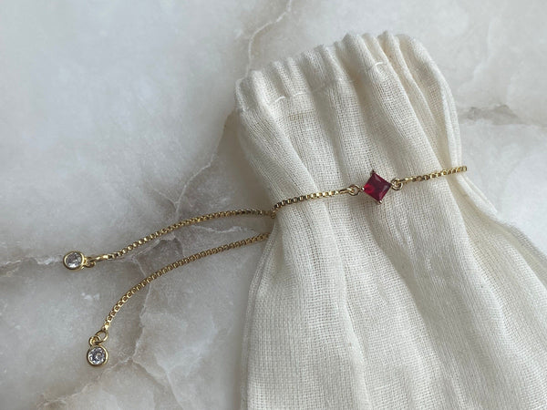 Top 150+ Ruby Radiance Anklets: Bold & Captivating Accents