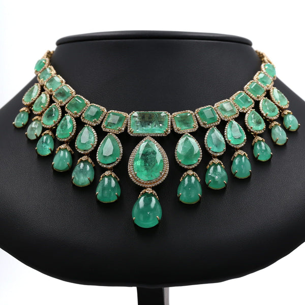 Top 150+ Emerald Necklaces: Luxurious & Sophisticated Jewels