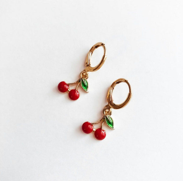 Top 150+ Crimson Charm Earrings: Striking & Captivating Pieces