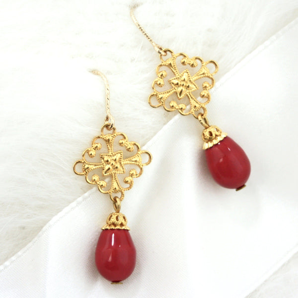 Top 150+ Crimson Earrings: Striking & Captivating Ornaments