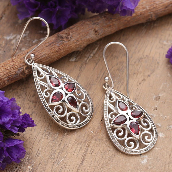 Top 150+ Crimson Earrings: Striking & Captivating Ornaments