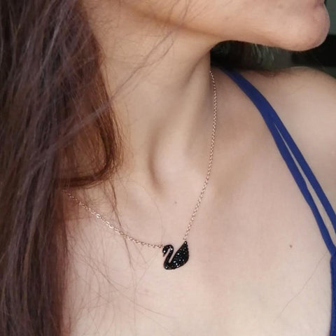 Black swan necklace