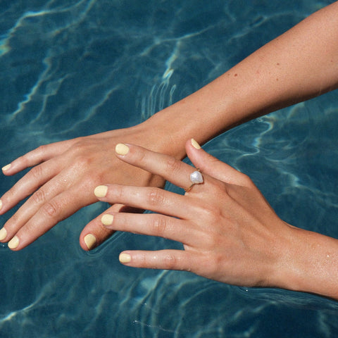 beach jewellery, pearl ring for summer, summer jewellery, what jewellery to wear to the pool party