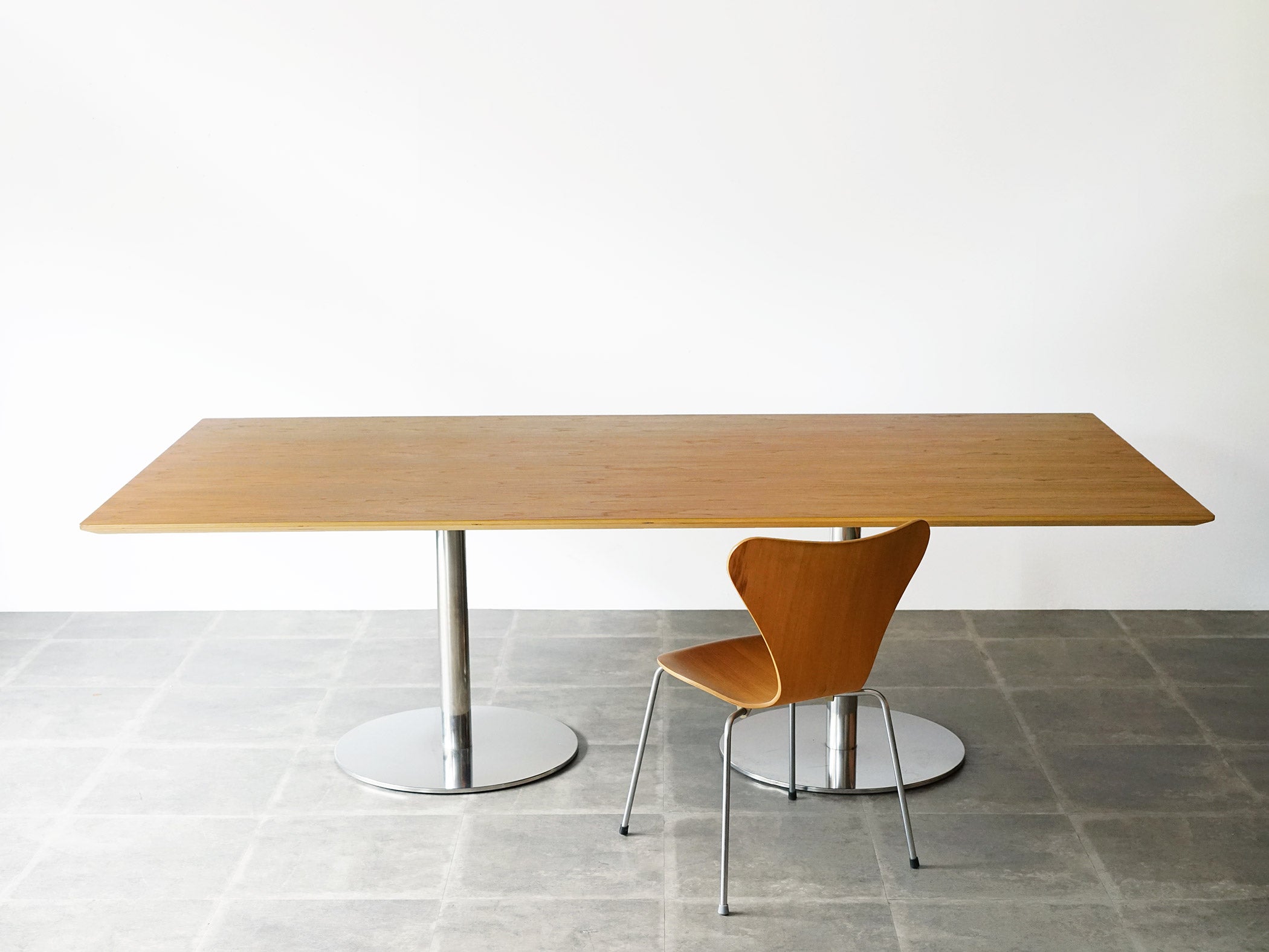 北欧デザインのカンファレンステーブル 会議テーブル8人用