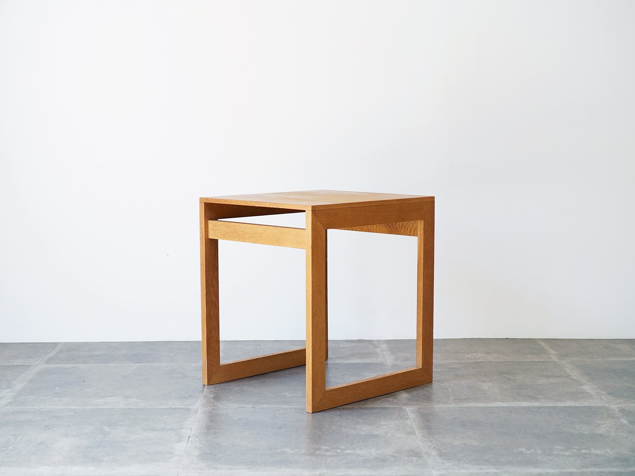 木製ミニテーブル北欧デザイン