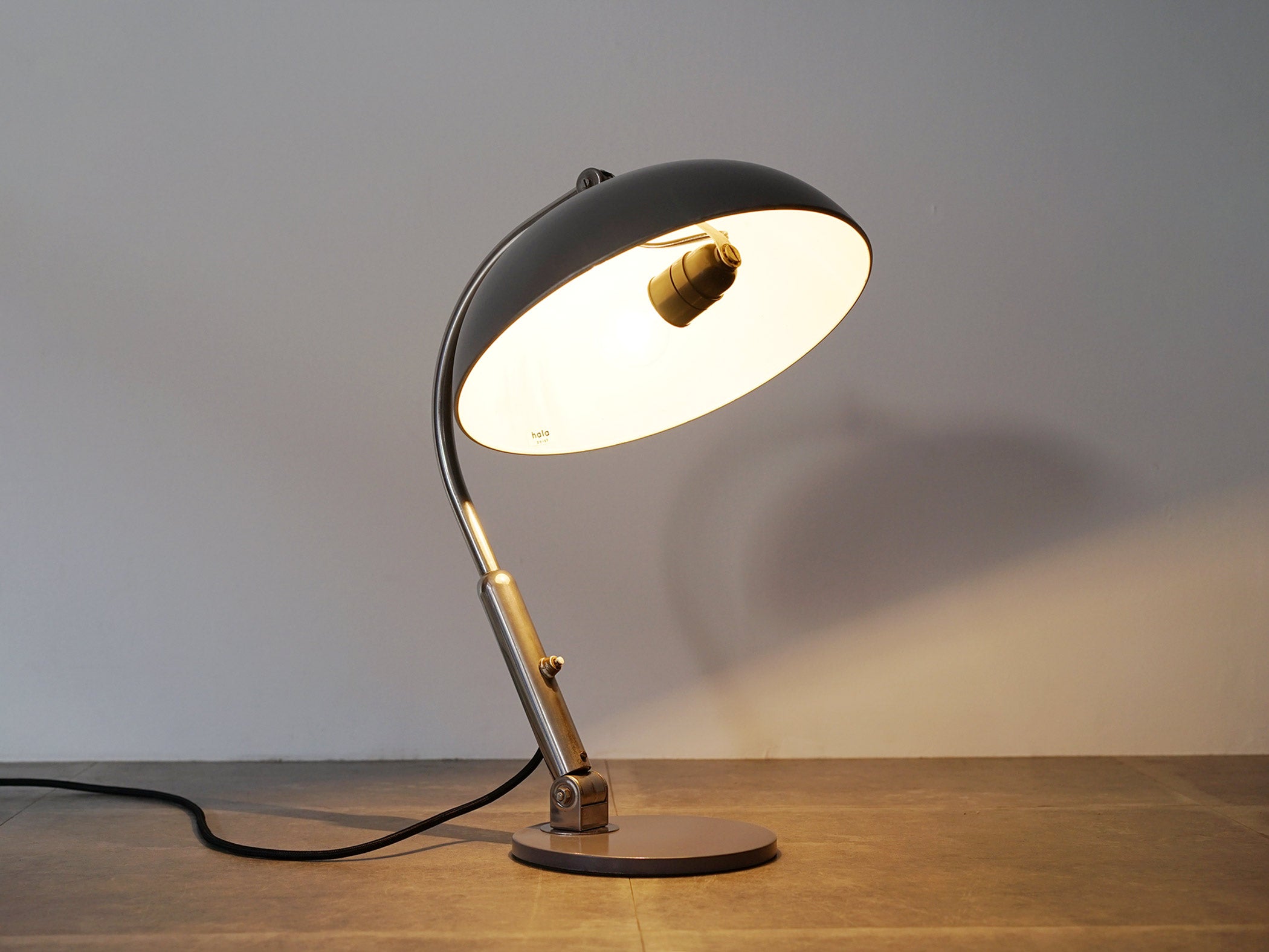 ヘルマンブスケット スタンドライト オランダのインテリア Herman Busquet Adjustable Table lamp