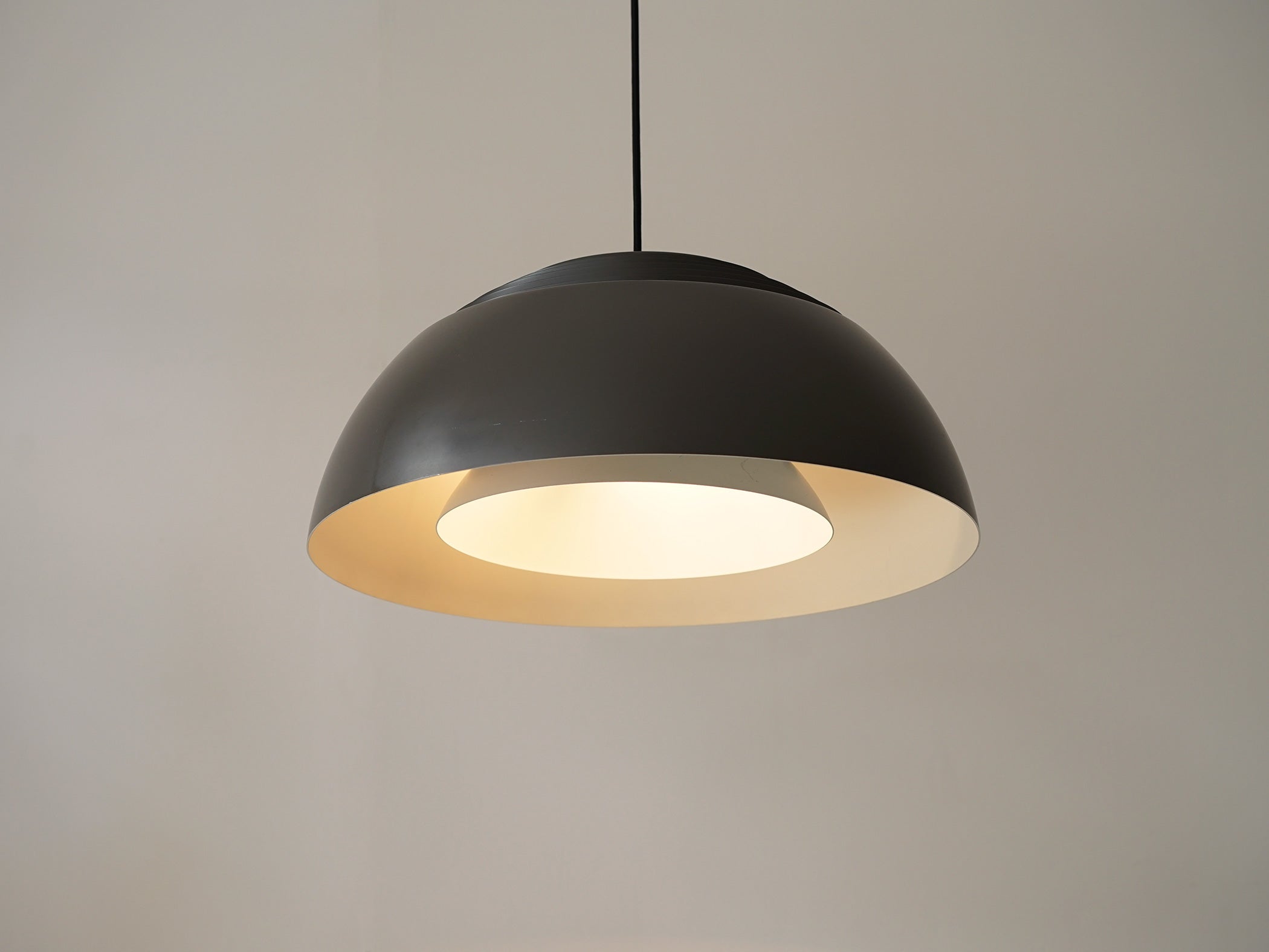 Arne Jacobsen AJ pendant アルネヤコブセンの吊り下げ照明