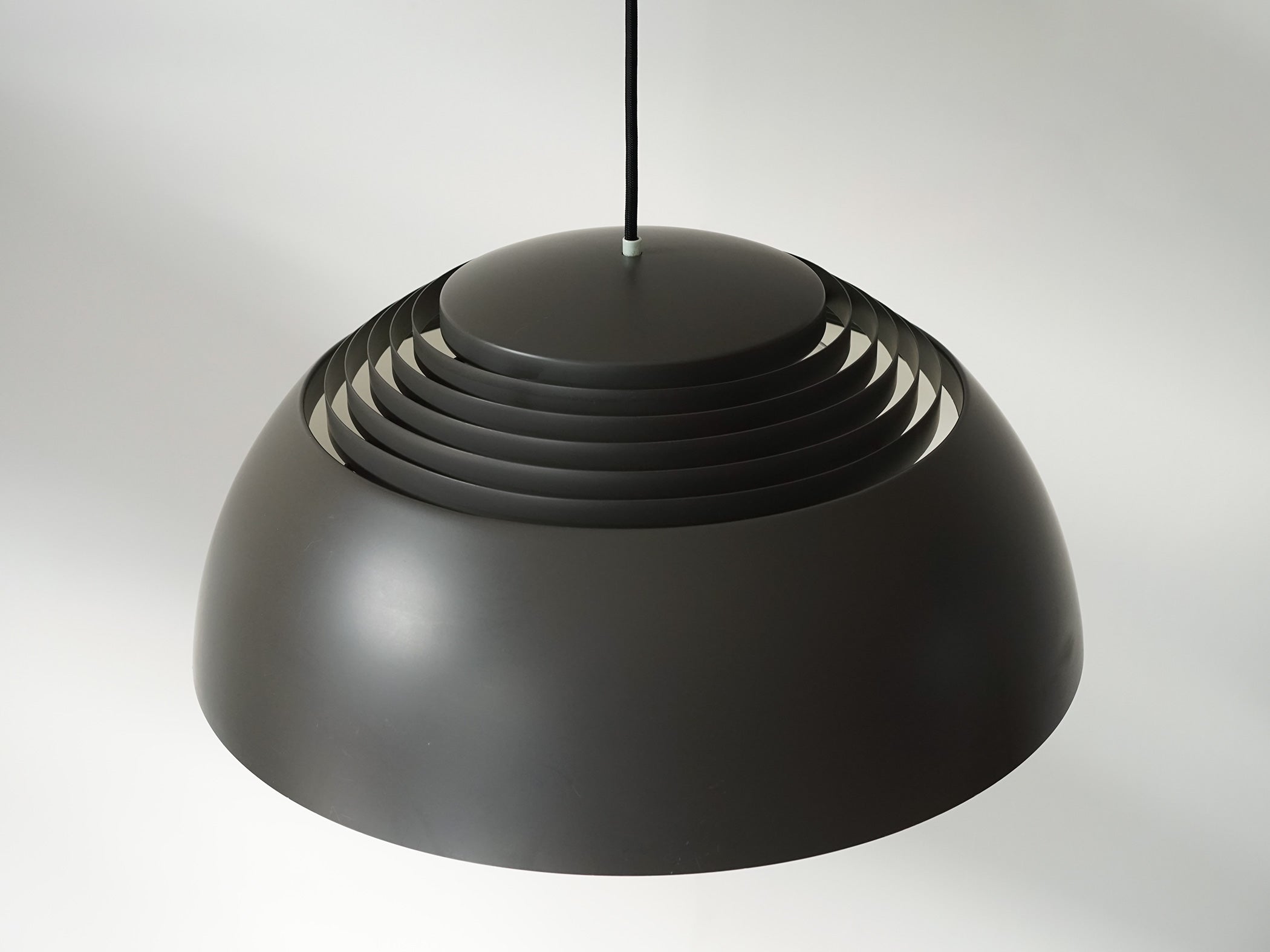 Arne Jacobsen AJ pendant アルネヤコブセンの吊り下げ照明