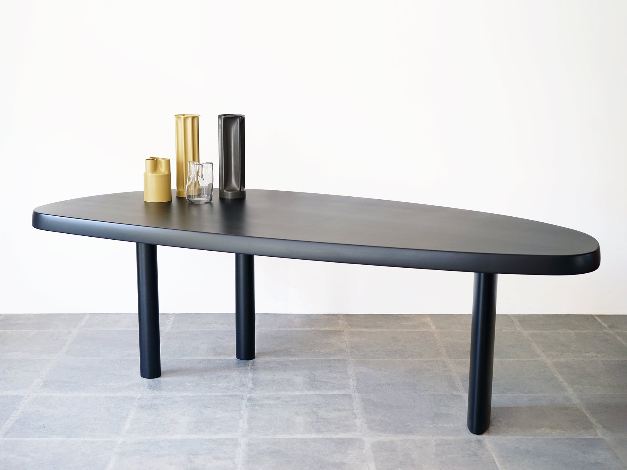 シャルロット・ペリアン フォルムリーブル ダイニングテーブル Charlotte Perriand Forme Libre Table