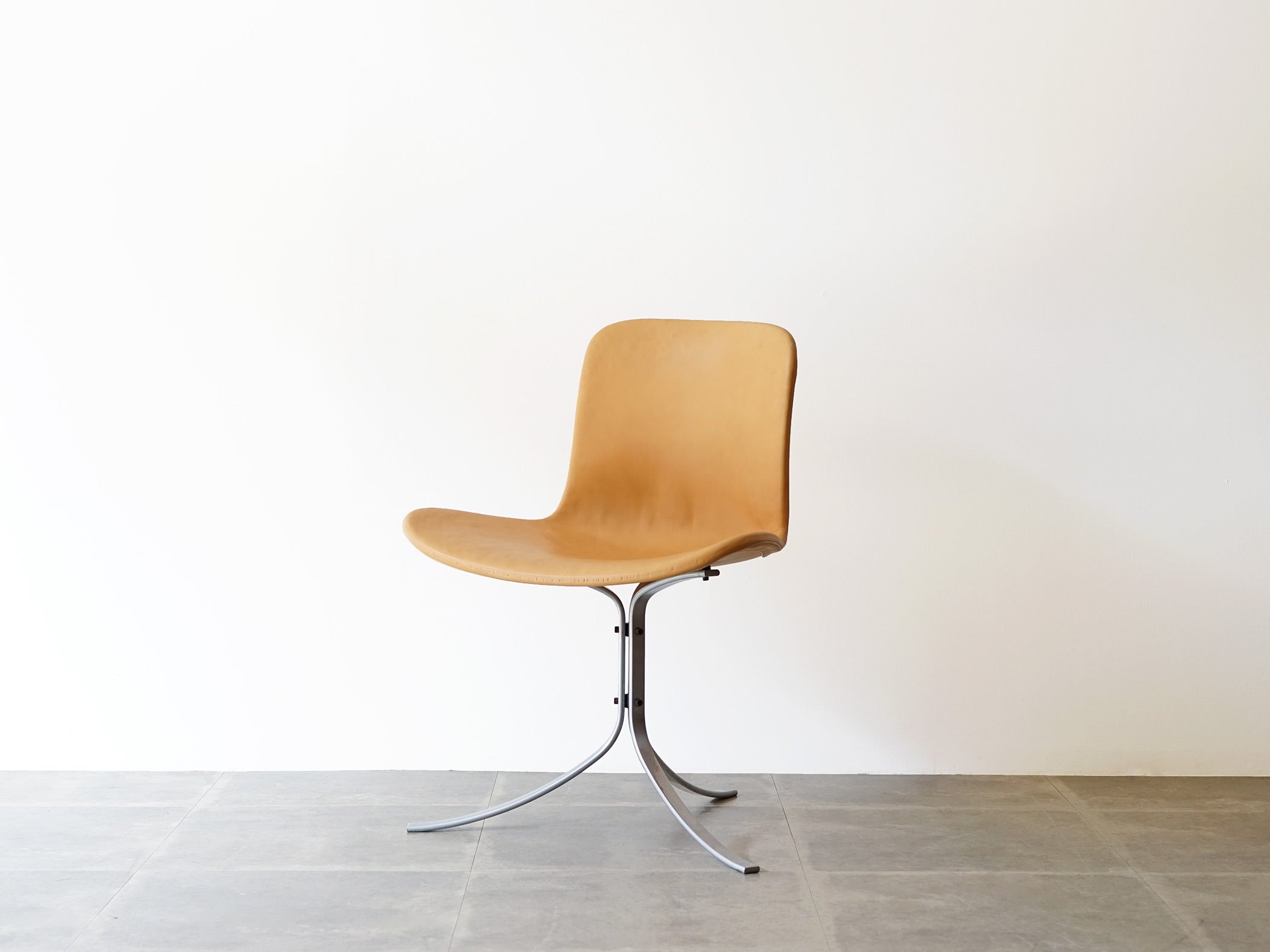 ポールケアホルム PK9 チェア 3本脚の椅子 Poul Kjærholm chair