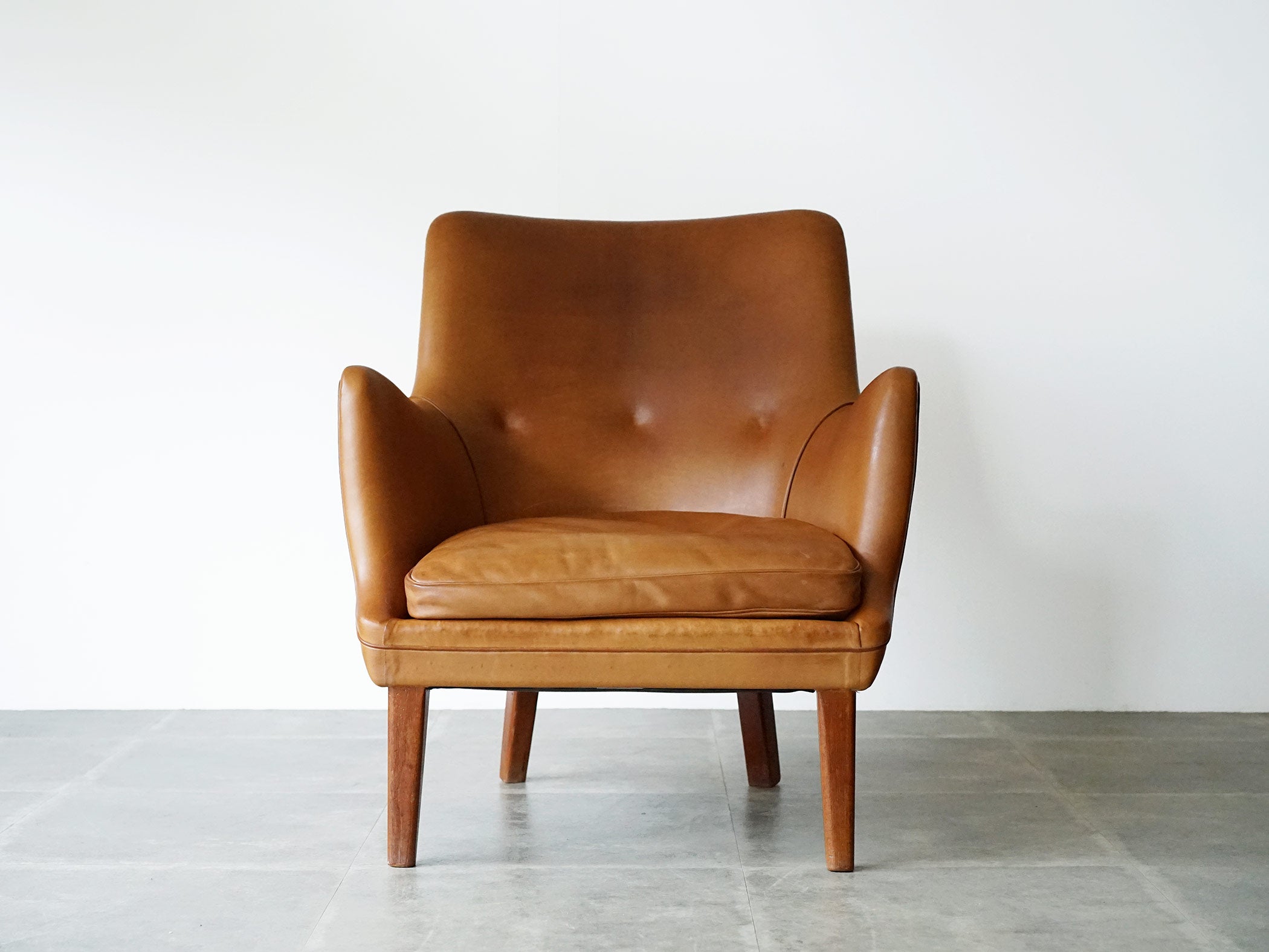 アルネヴォッダー 革張りのイージーチェア Arne Vodder easy Chair