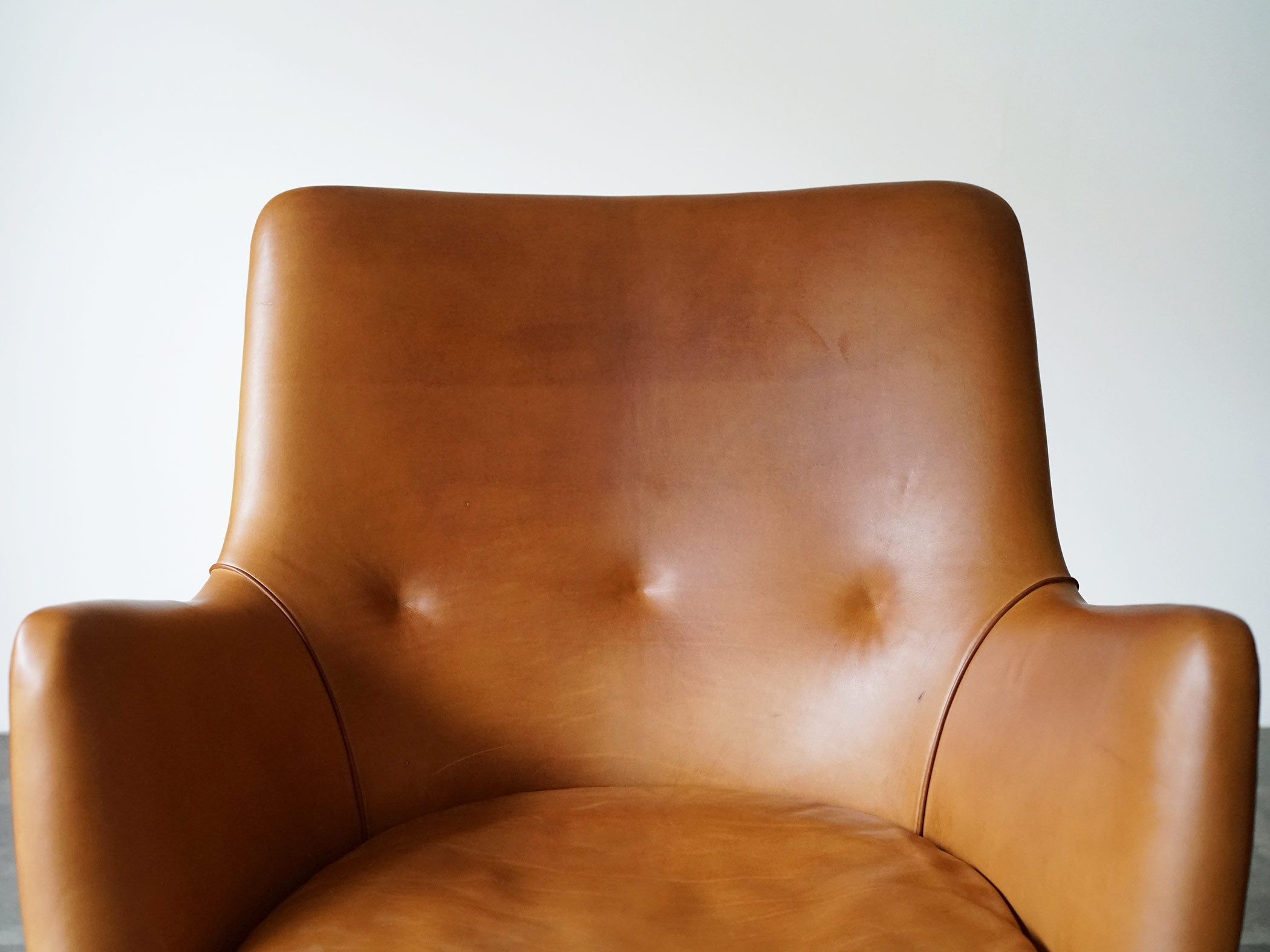 アルネヴォッダー 革張りのイージーチェア Arne Vodder easy Chair