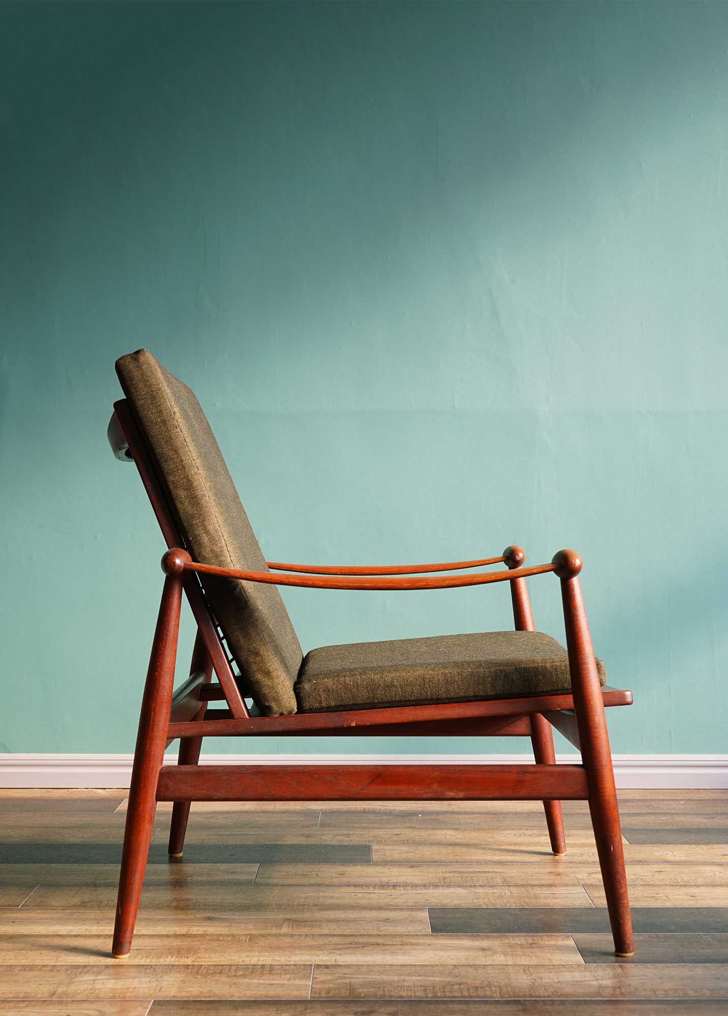 Finn Juhl FD133 Spade chair