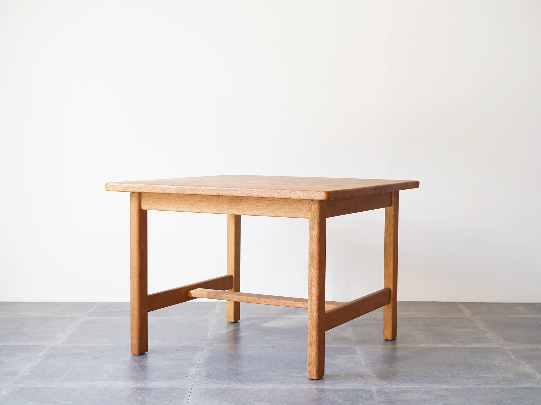 正方形 テーブル Solid Furniture OAK-