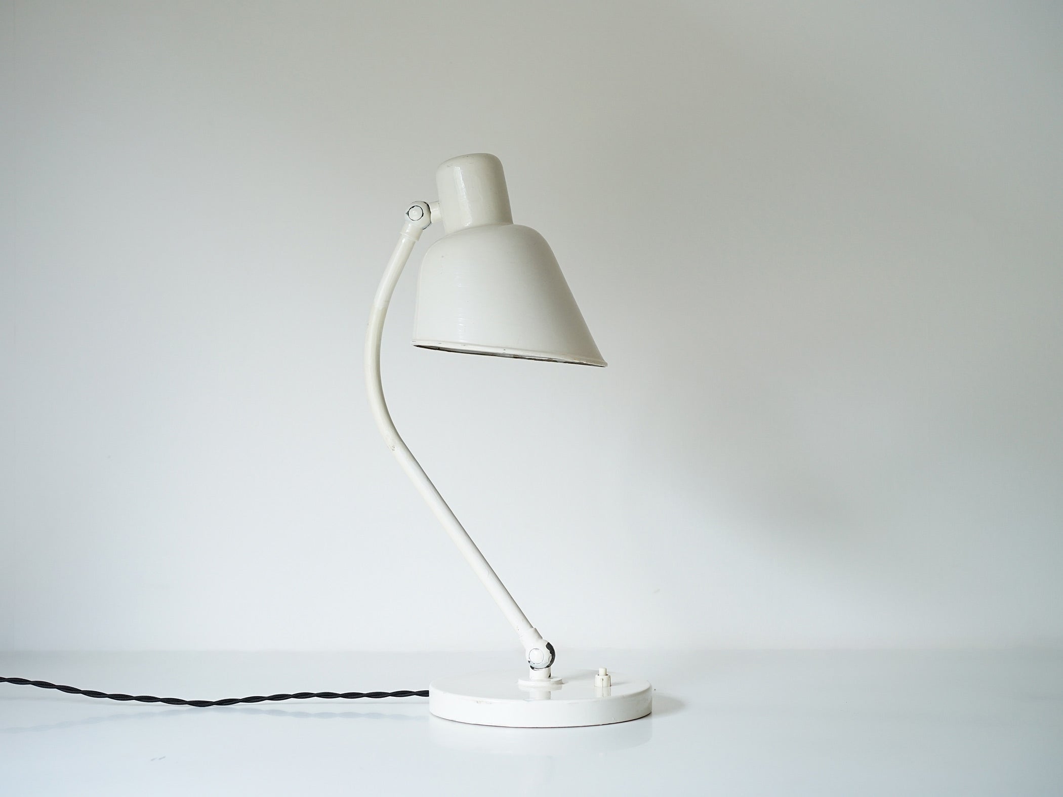 Adjustable White metal Table Lamp