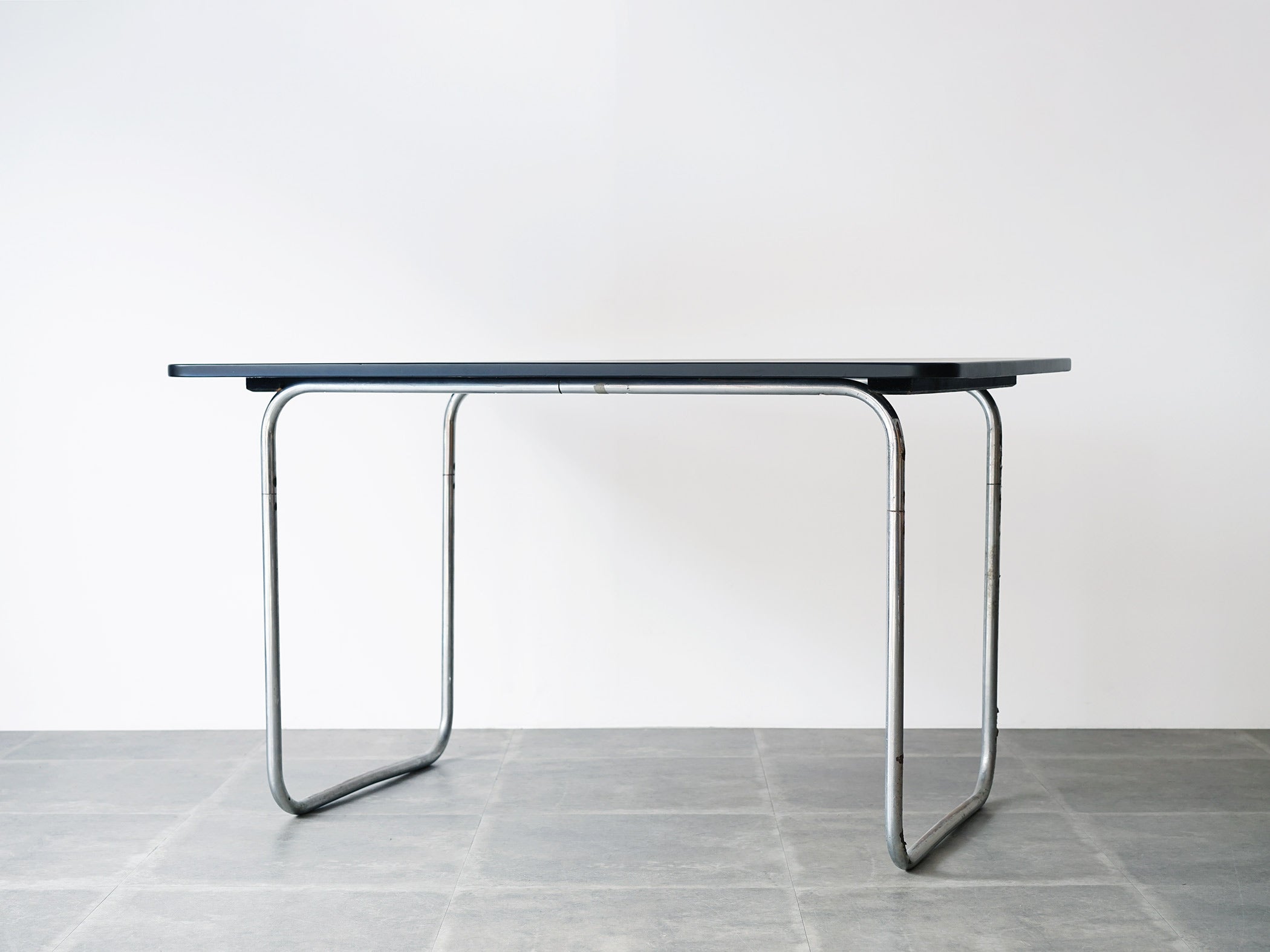 Fritz Hansen Table with legs of steel