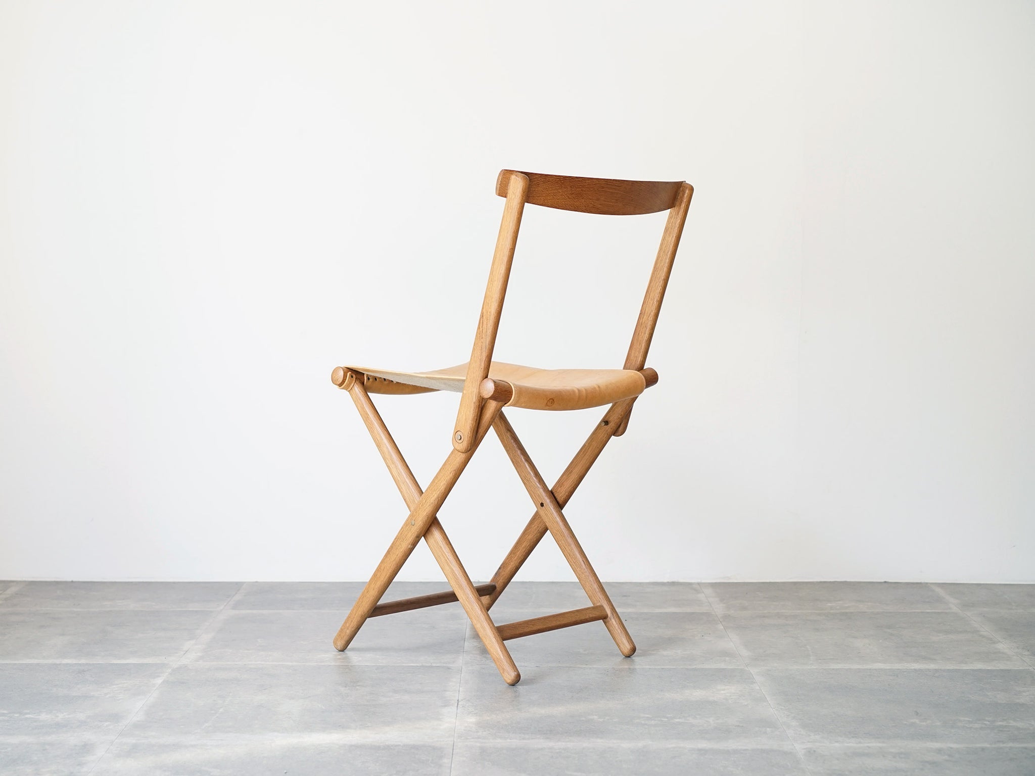 アンティークな 折り畳み椅子 スペイン製 - 折り畳みイス