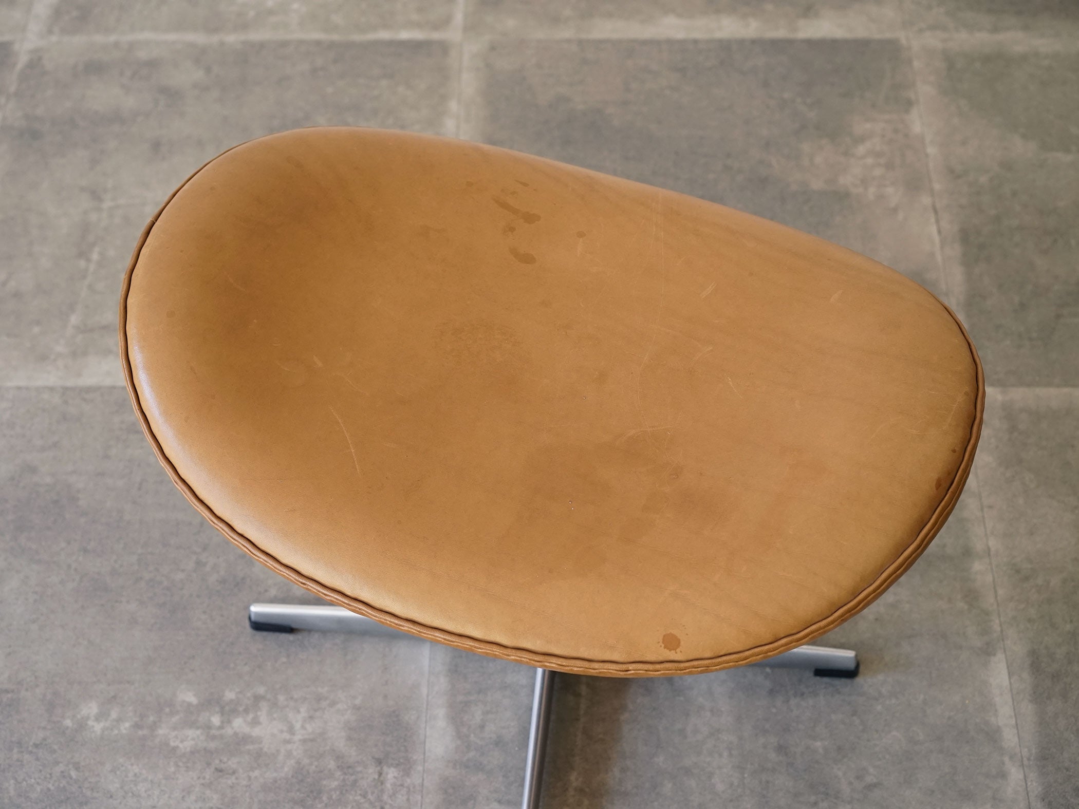 Arne Jacobsen The Egg Chair アルネヤコブセン エッグチェア