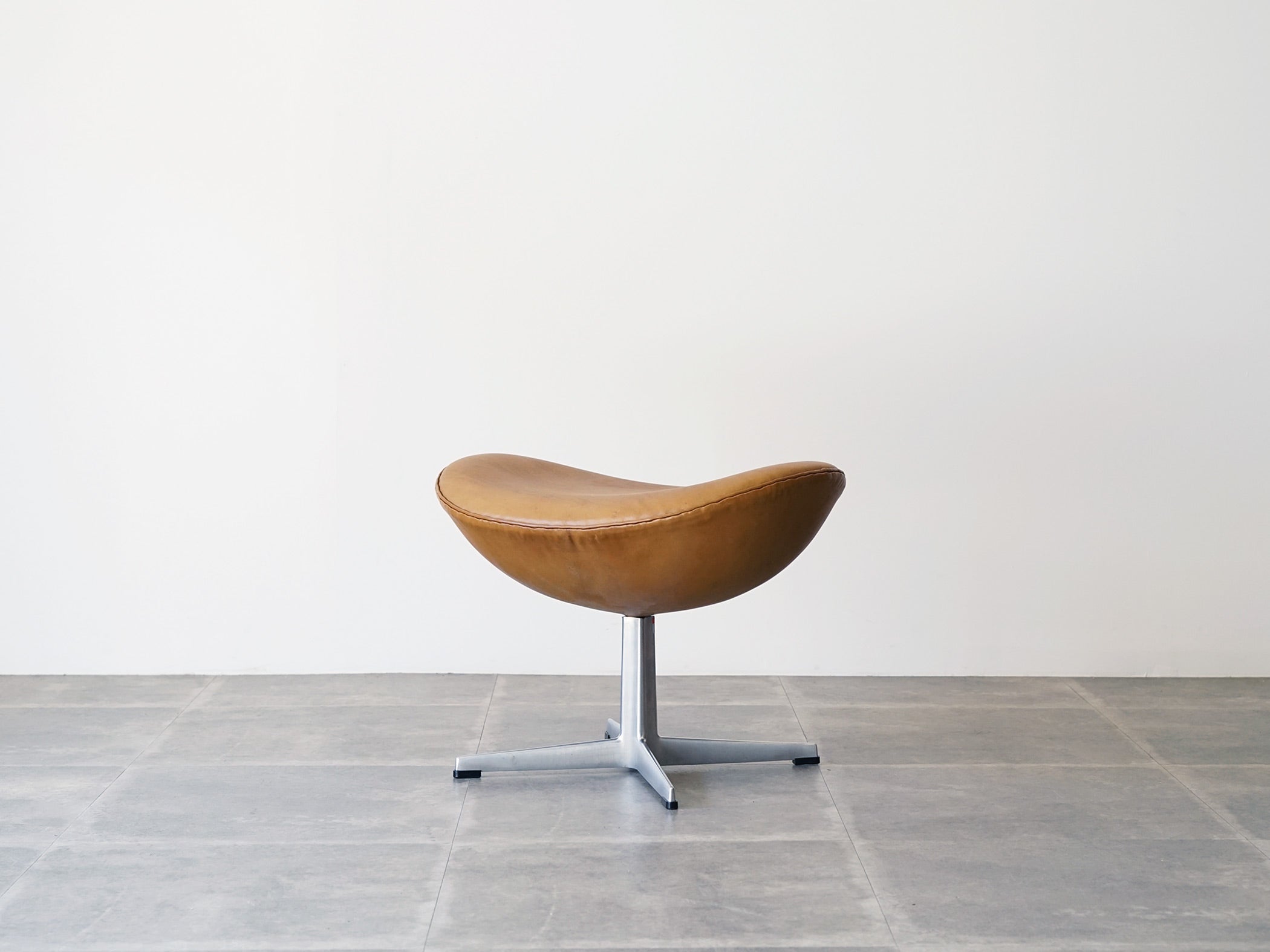 Arne Jacobsen The Egg Chair アルネヤコブセン エッグチェア