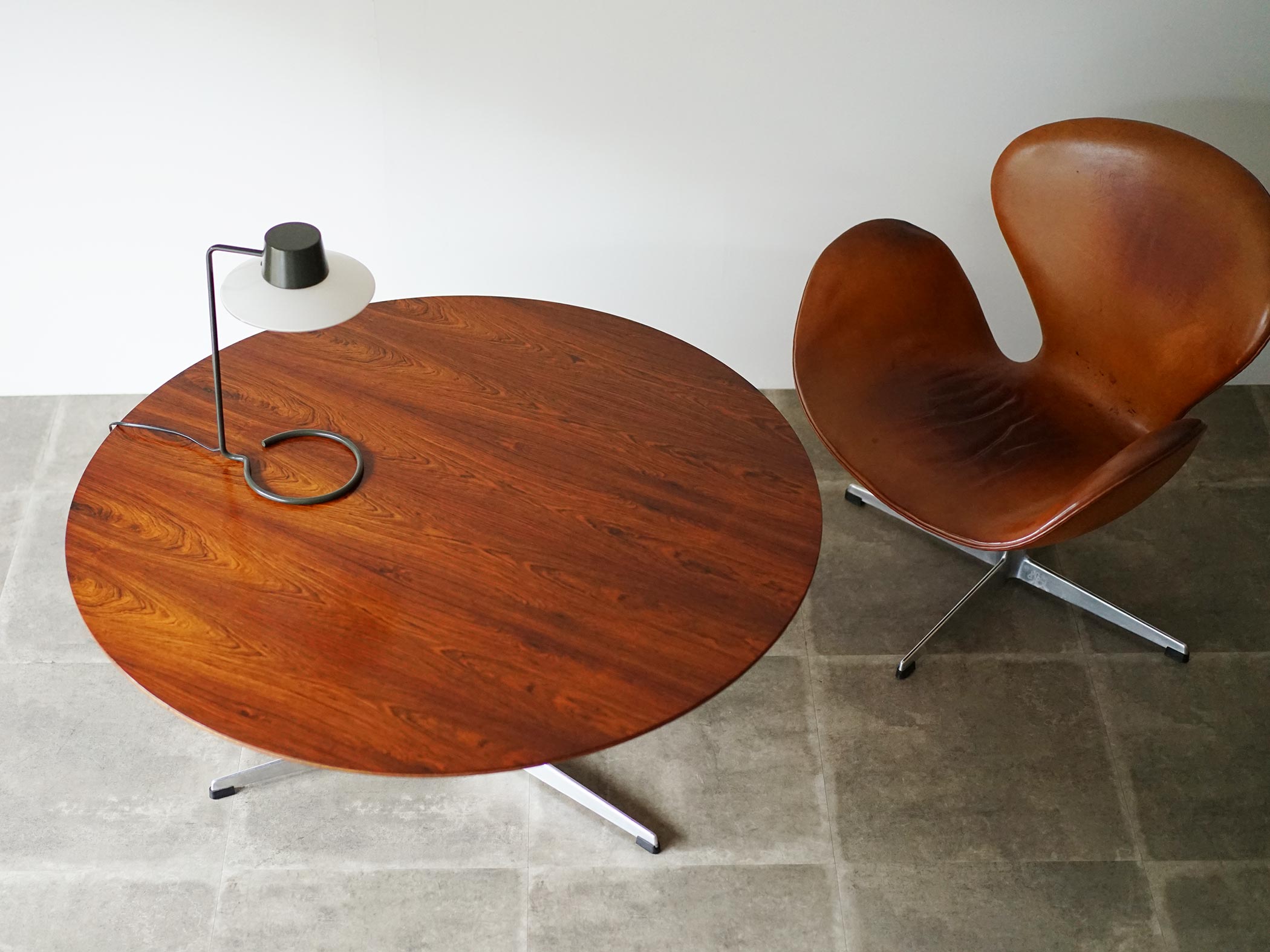 Arne Jacobsen（アルネ・ヤコブセン）モデル3513コーヒーテーブル