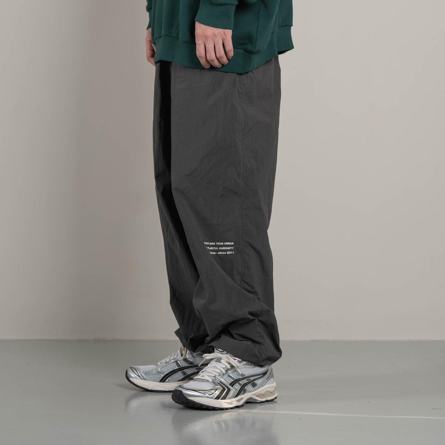 新登場 seesee wide nylon pants 23ss ネイビーL agapeeurope.org