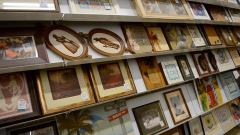 Wall of vintage picutre frames
