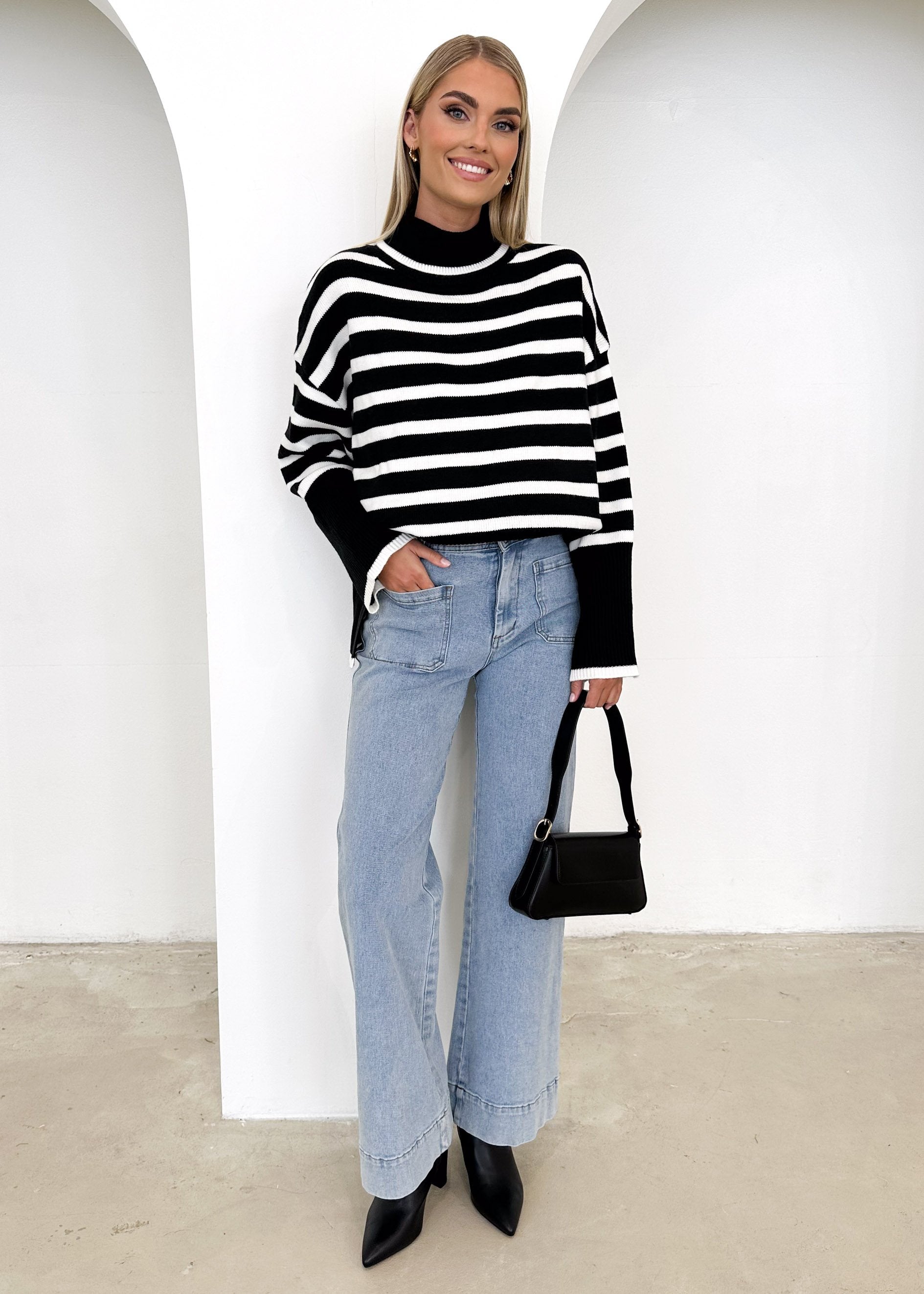 Klossy Sweater - Black Stripe