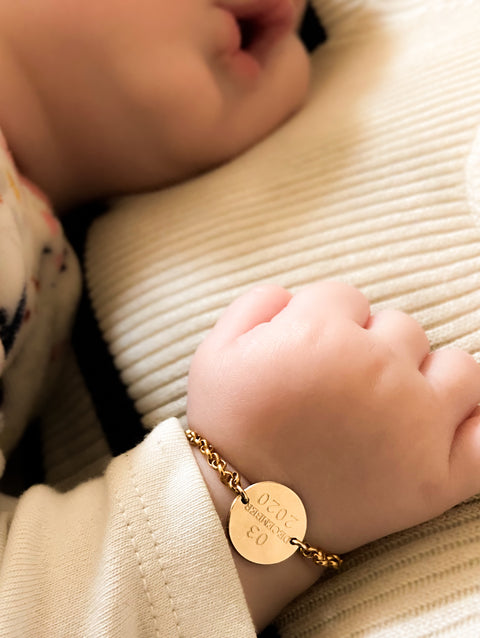 Kritisch Moedig Afzonderlijk Gepersonaliseerde baby armband laten graveren – Orin