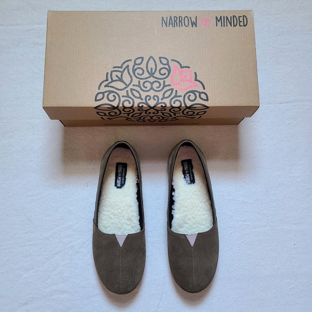 women's narrow shoes