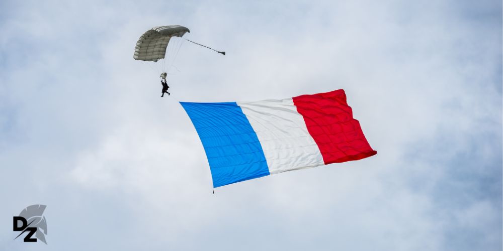 armée de l'air et de l'espace, ambassadeurs, équipe de parachutistes, drapeau