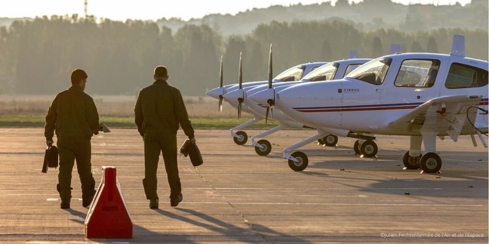 armée de l'air et de l'espace, formation pilote de chasse, cirrus sr 20