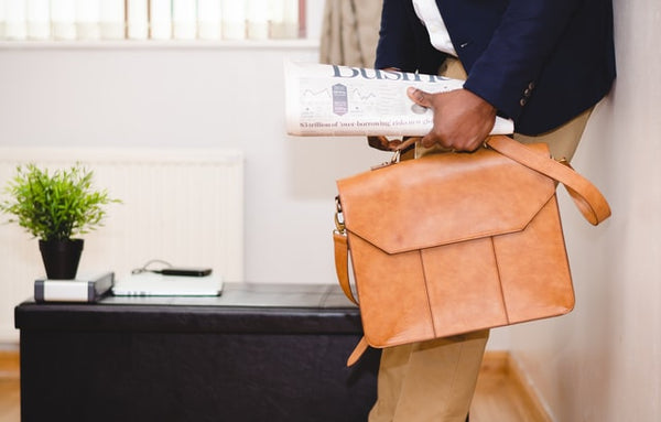 Easily distinguish real cowhide wallets for males from fake ones