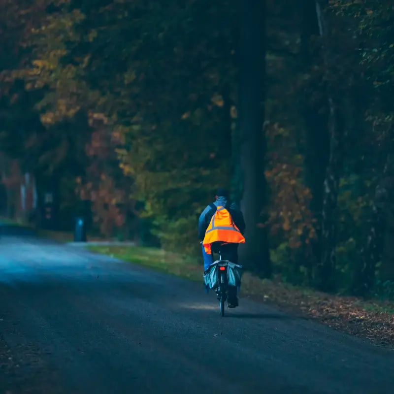 8 ACCESSOIRES DE VÉLOS ET TROTTINETTES POUR UNE SÉCURITÉ