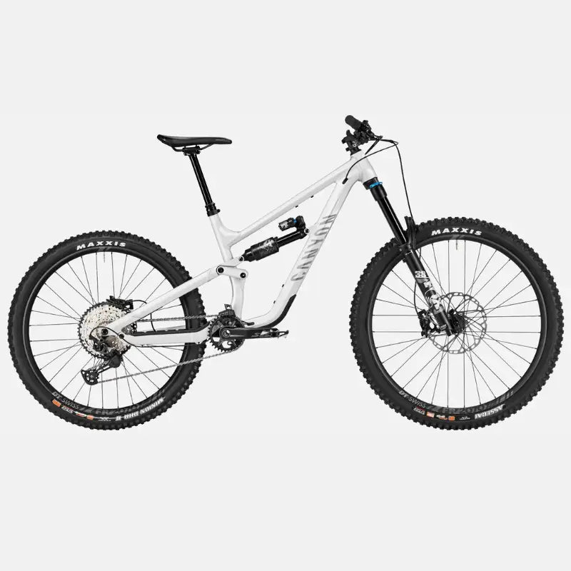 Le guide complet des différents types de vélos - Downhill VTT