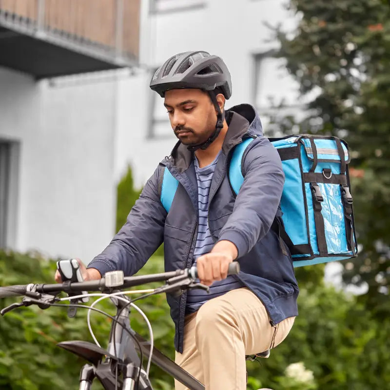 8 ACCESSOIRES DE VÉLOS ET TROTTINETTES POUR UNE SÉCURITÉ