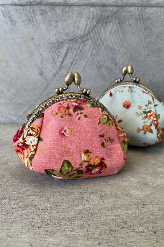 GRANDMOTHER'S VINTAGE COIN PURSE