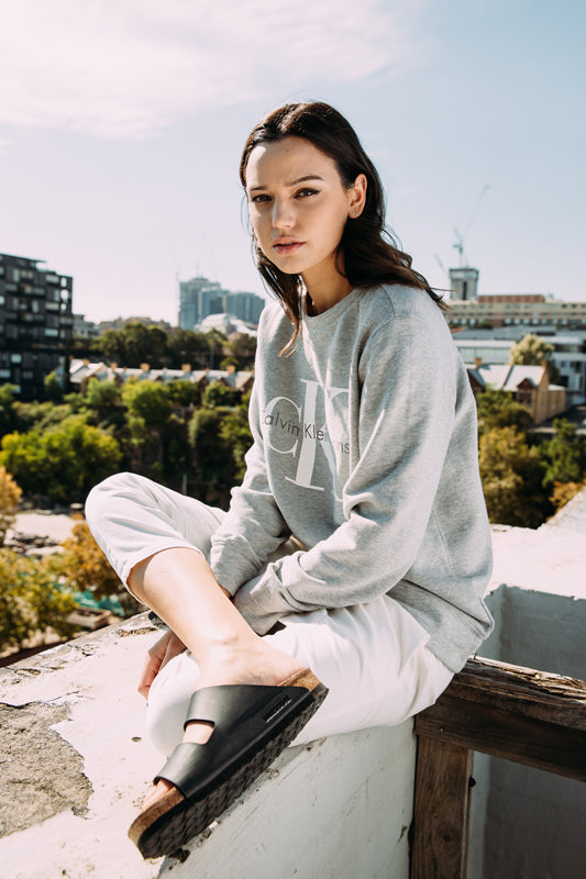 Calvin Klein Vintage Logo Sweatshirt in Grey