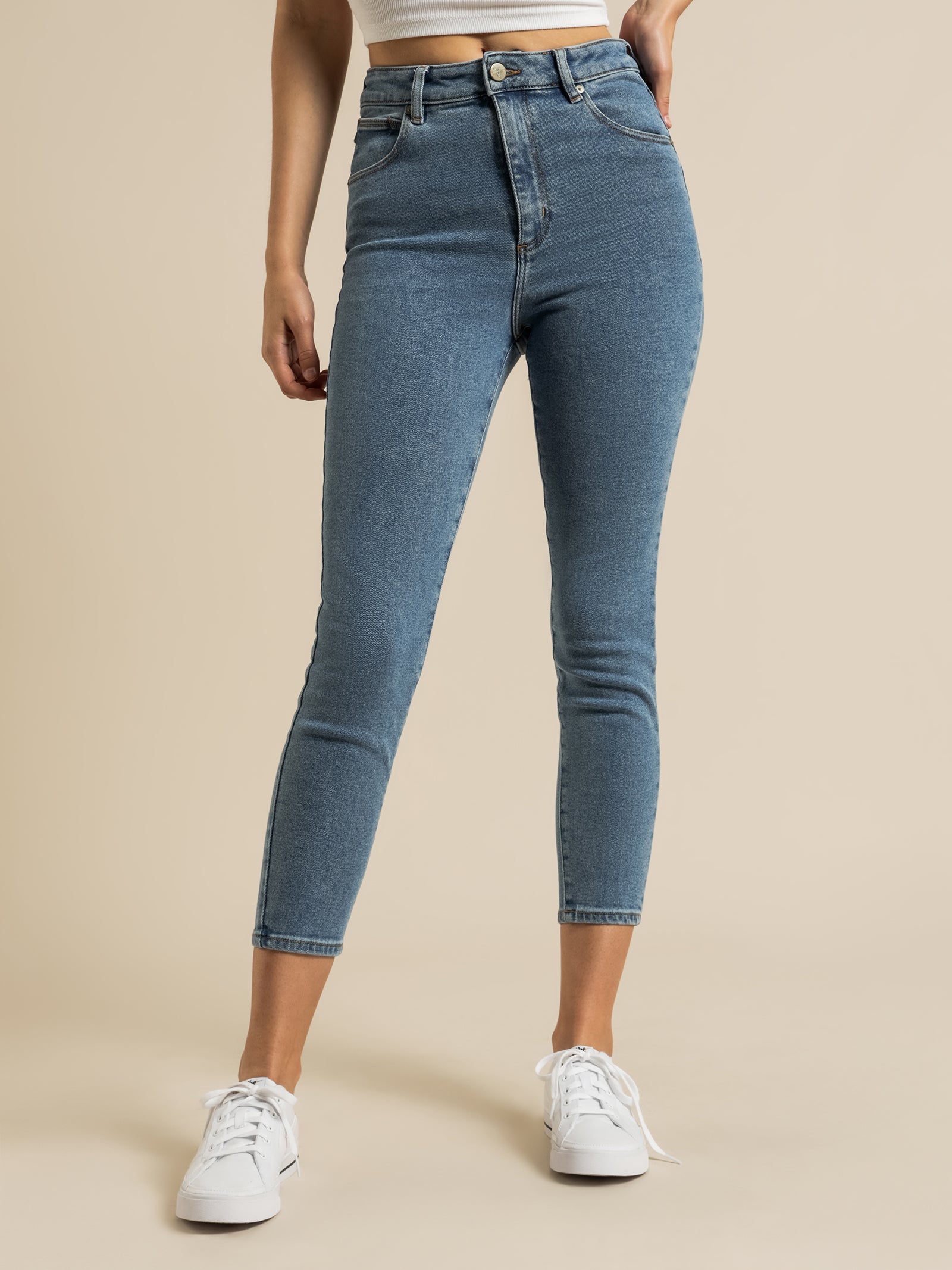 A High Skinny Ankle Basher Petite Jeans in LA Blues