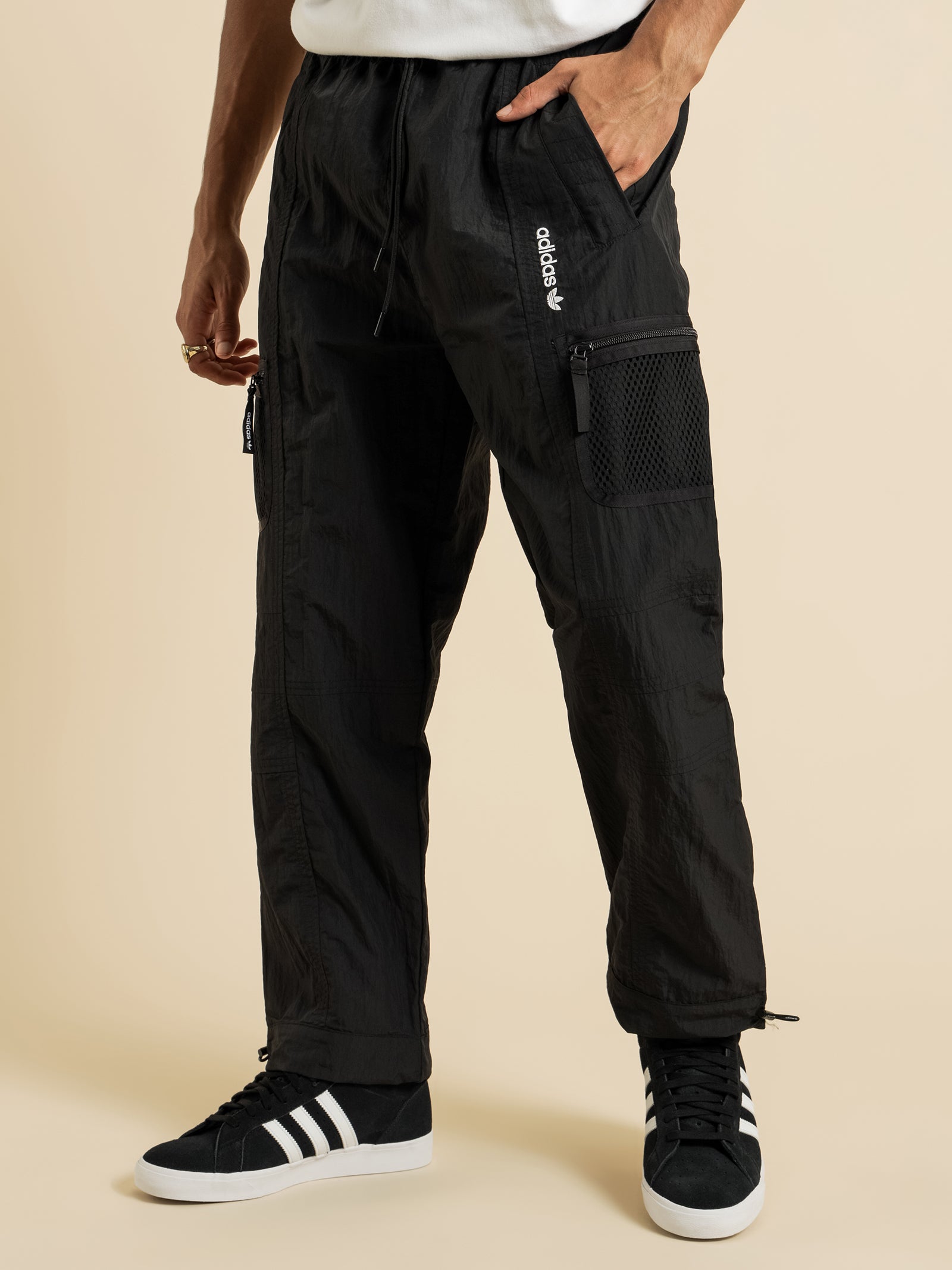 Adventure Woven Pants in Black