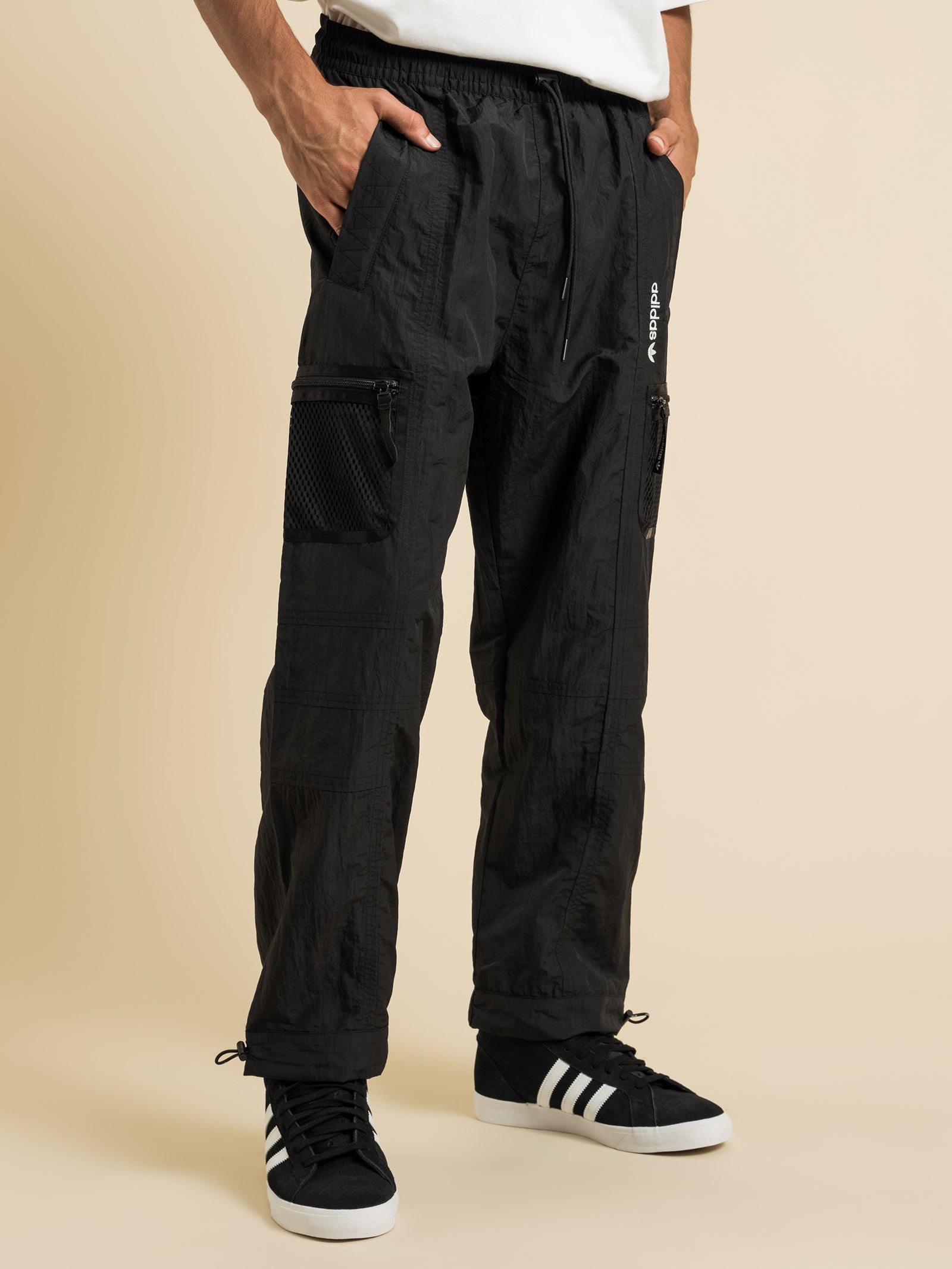 Adventure Woven Pants in Black