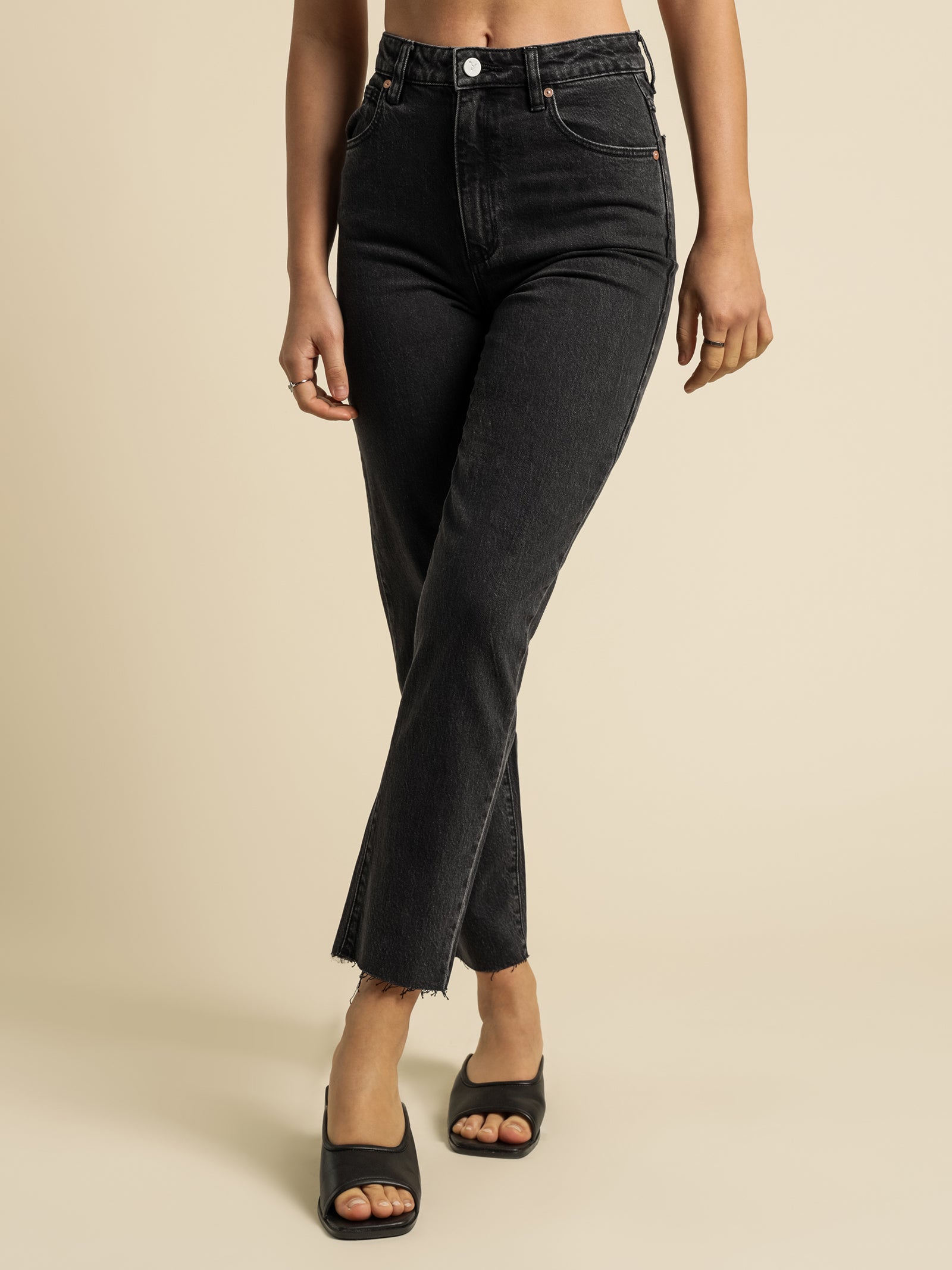 94 High Slim Jeans in Charo Black