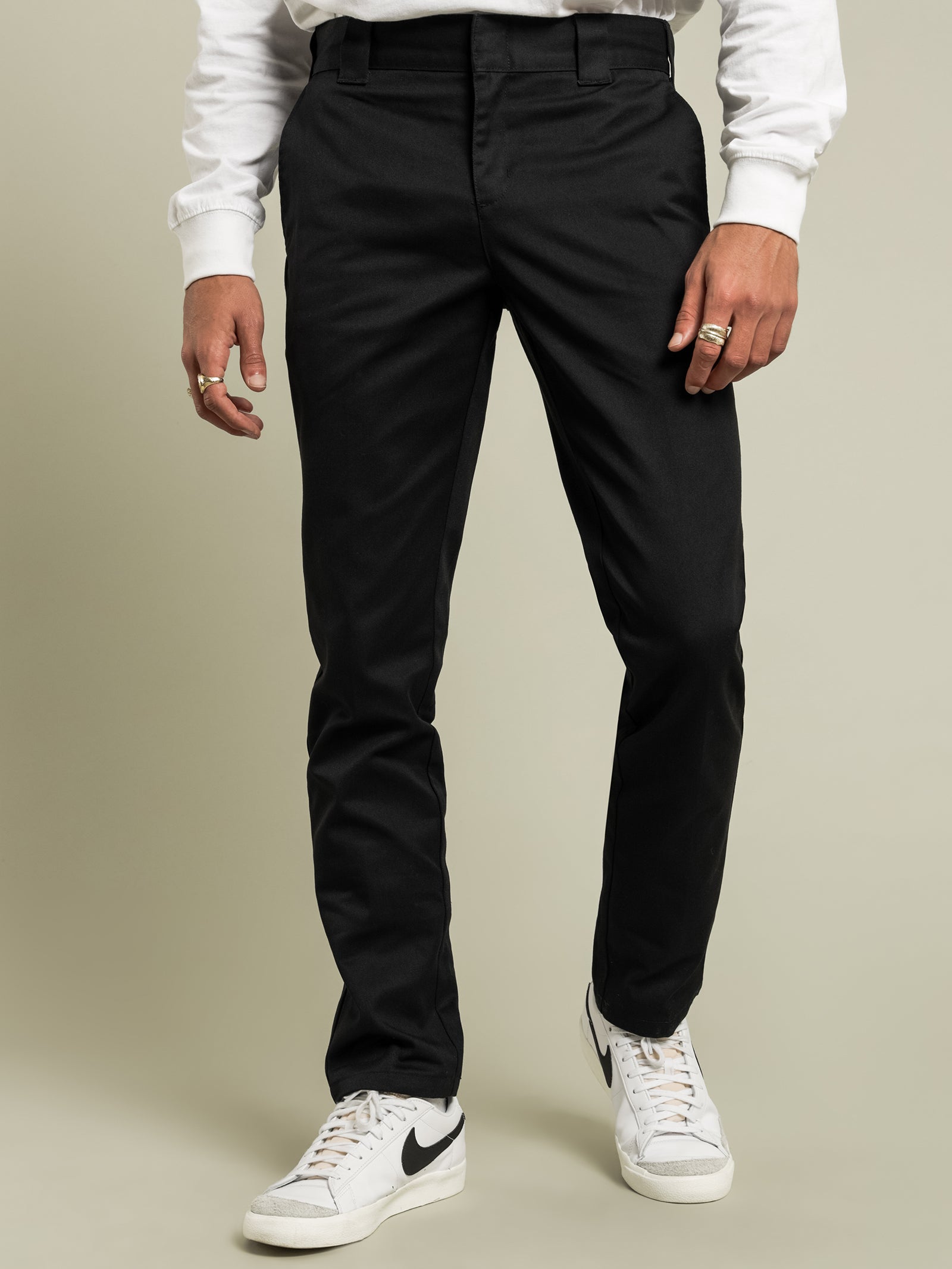 872 Slim Tapered Pant in Black