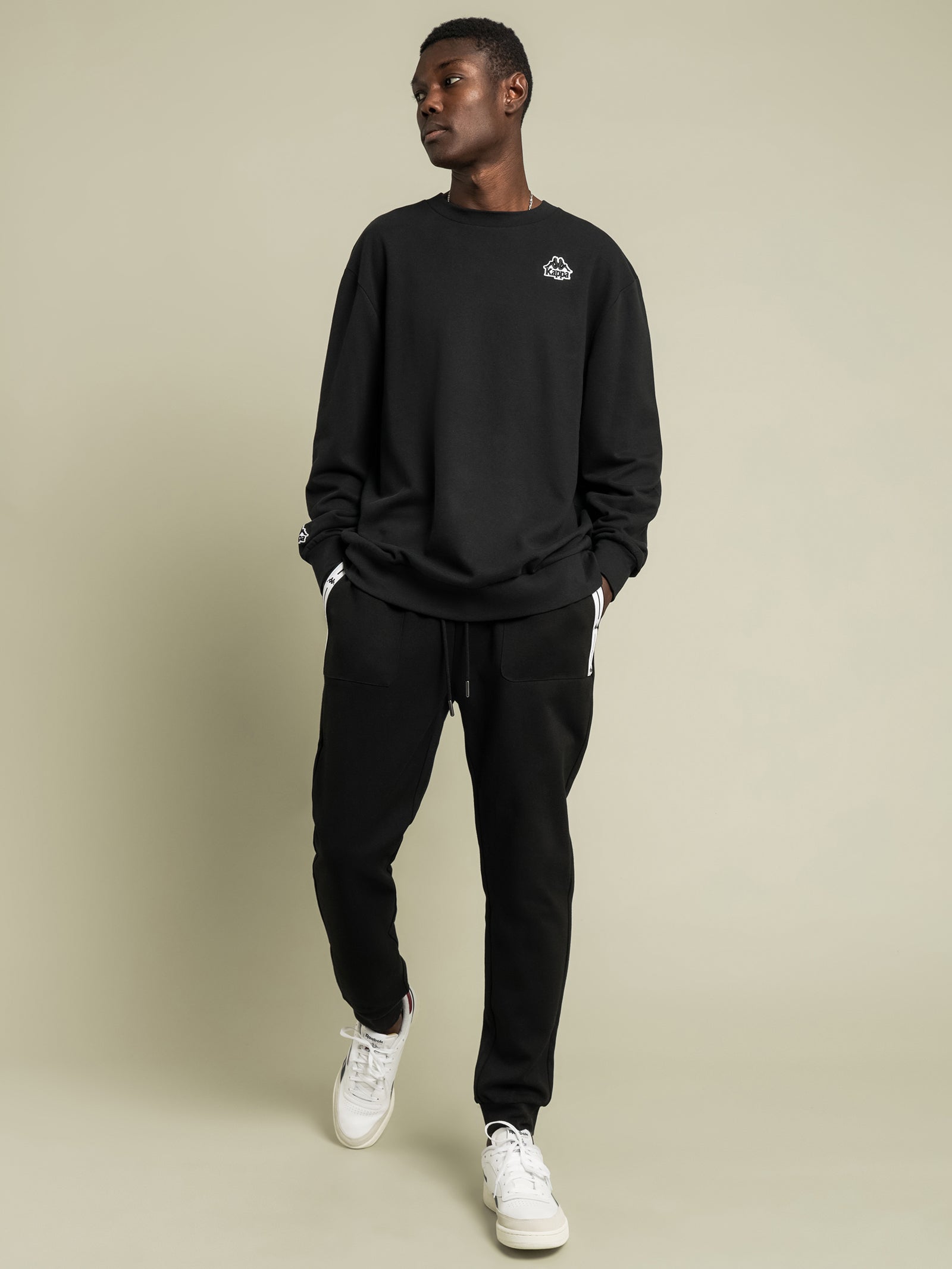 Authentic Tajasy Crew Sweat in Black