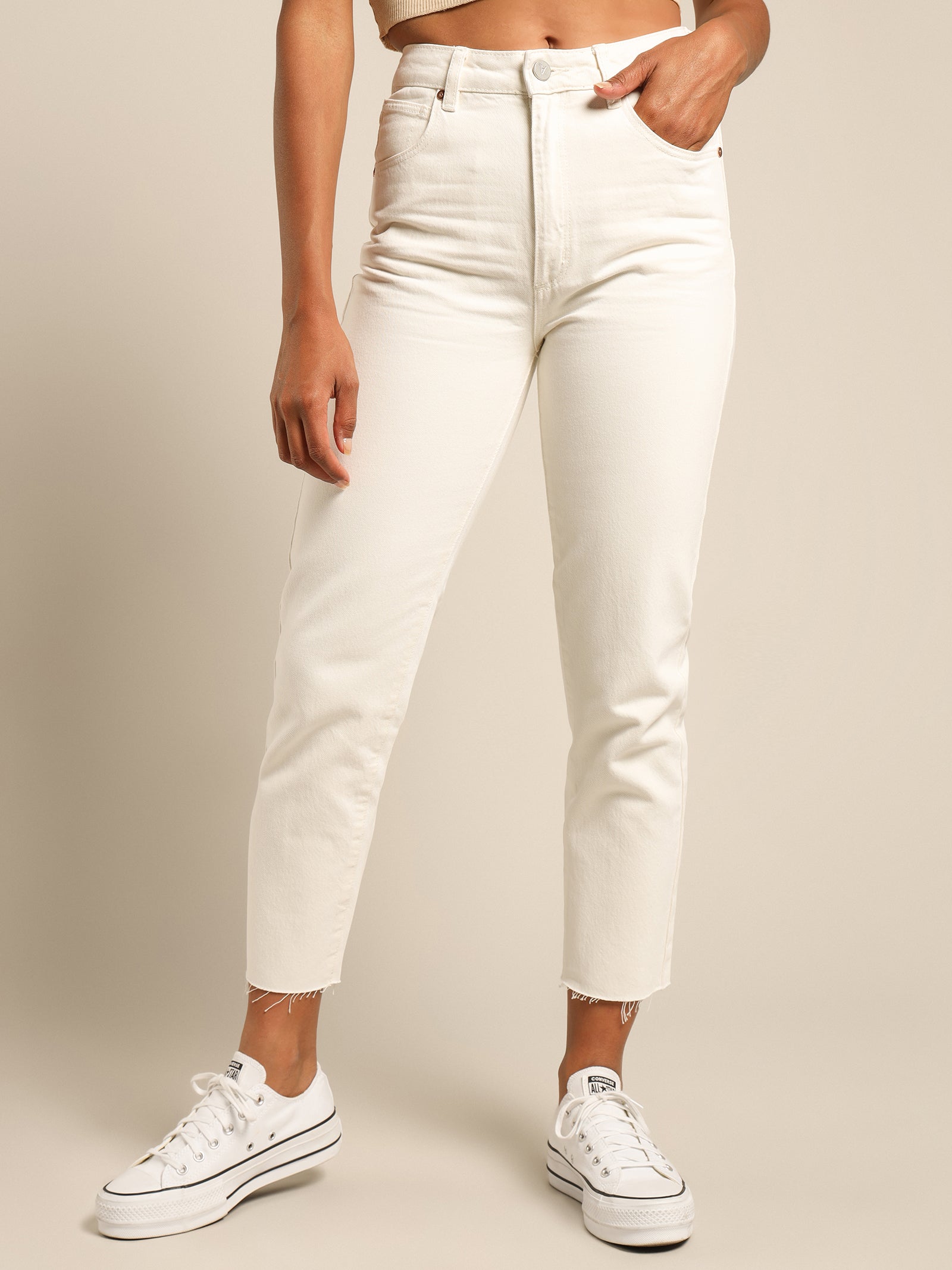 A 94 Petite High Slim Jean in White Fade