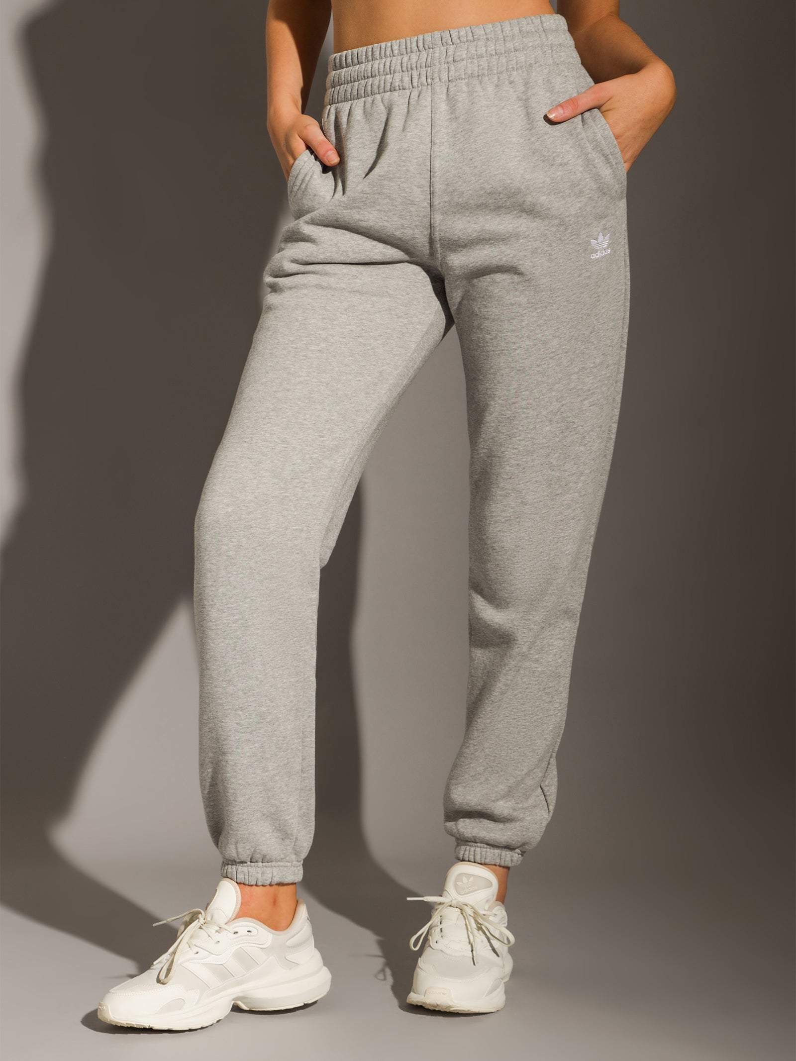 Adicolor Essentials Fleece Joggers in Medium Grey Heather