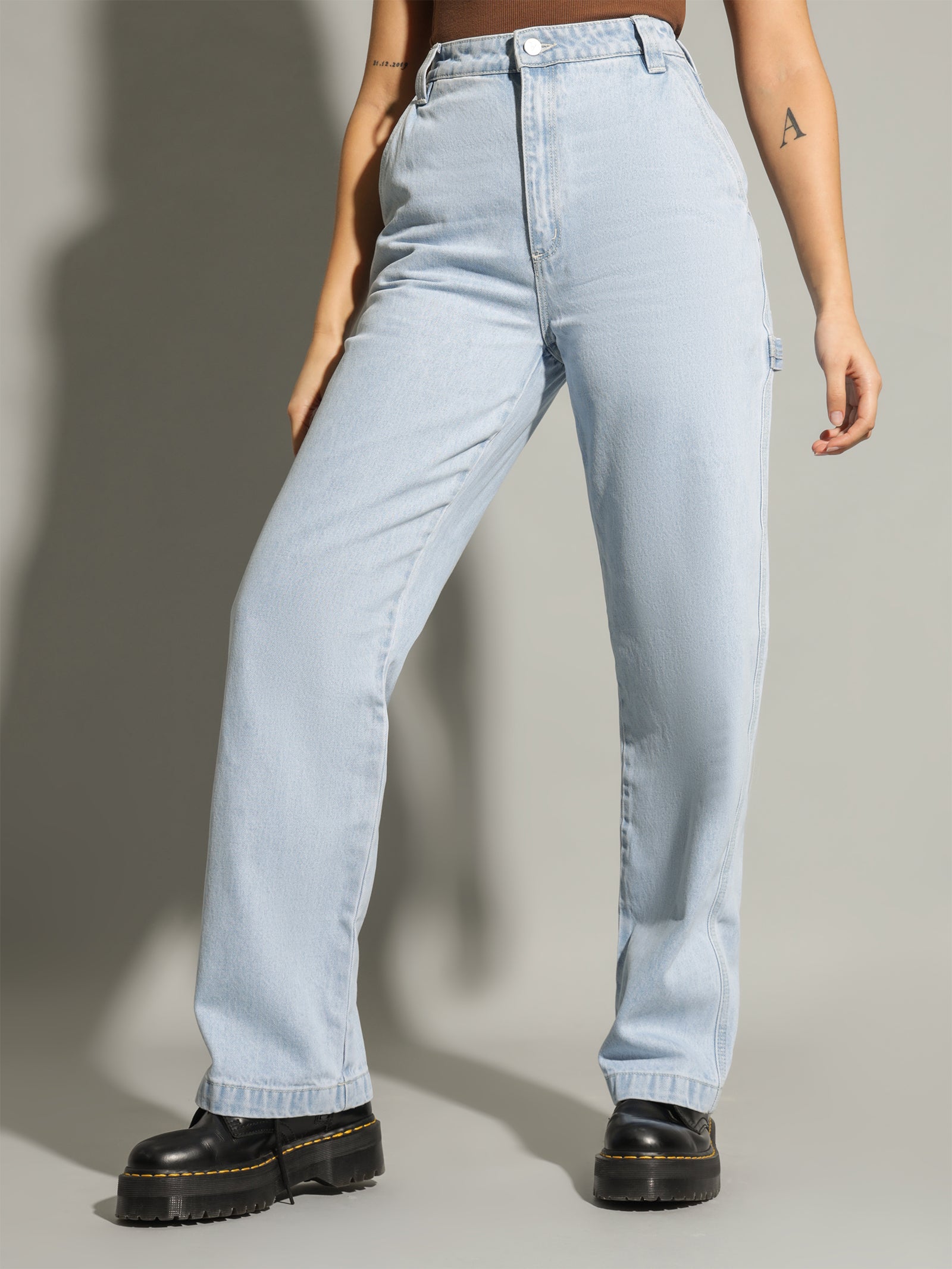 A Carrie Carpenter Jeans in Breakaway Blue