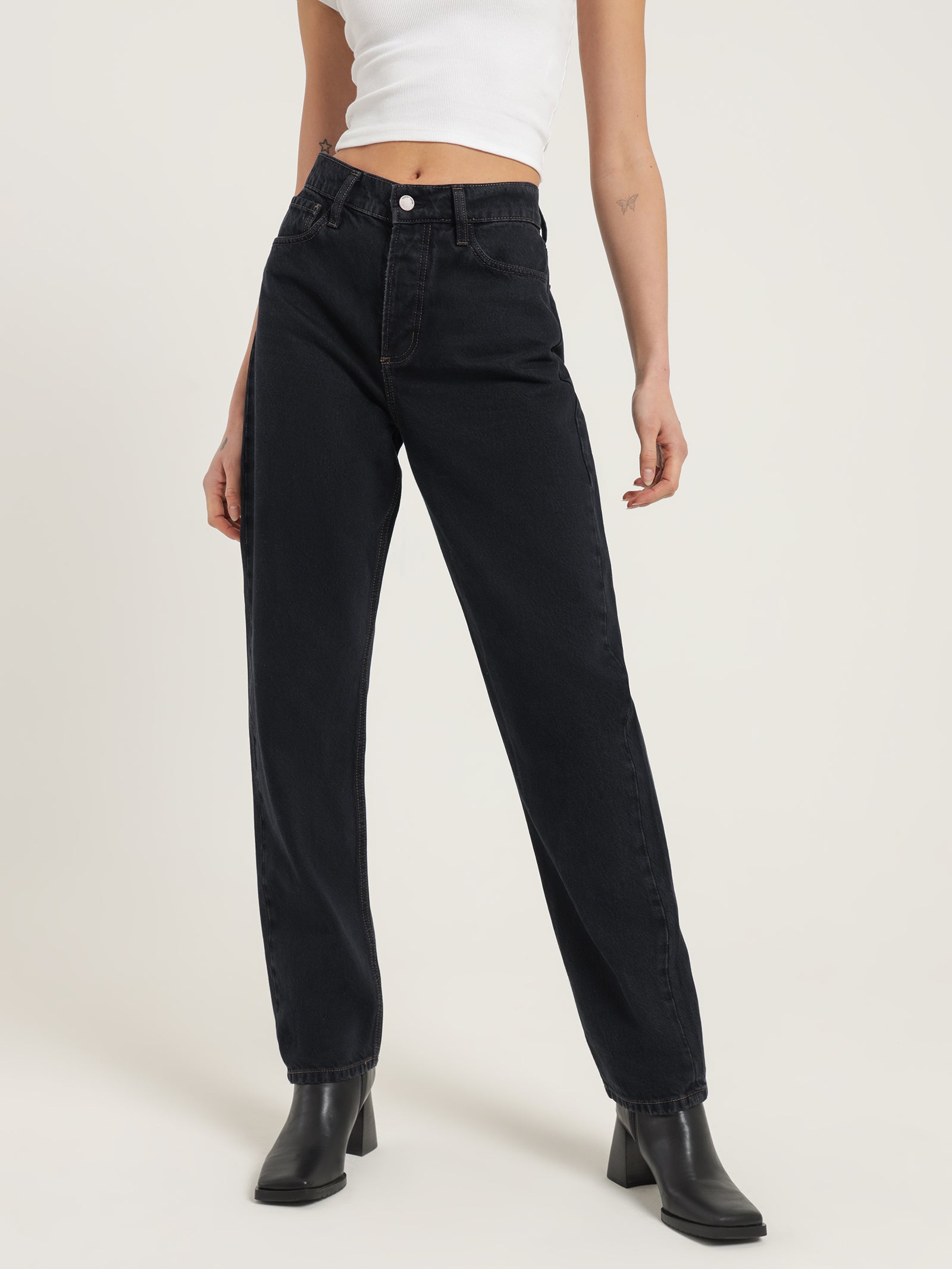 Agnes Jeans in Suspicious Black